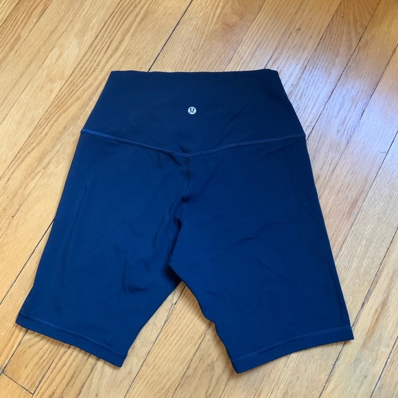 Lululemon Wunder Train High Rise Shorts Sz 8 - Picture 1 of 4